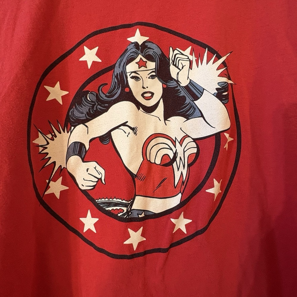 DC Comics Wonder Woman Graphic T-Shirt Red White Varsity Stripes XL Love Tribe